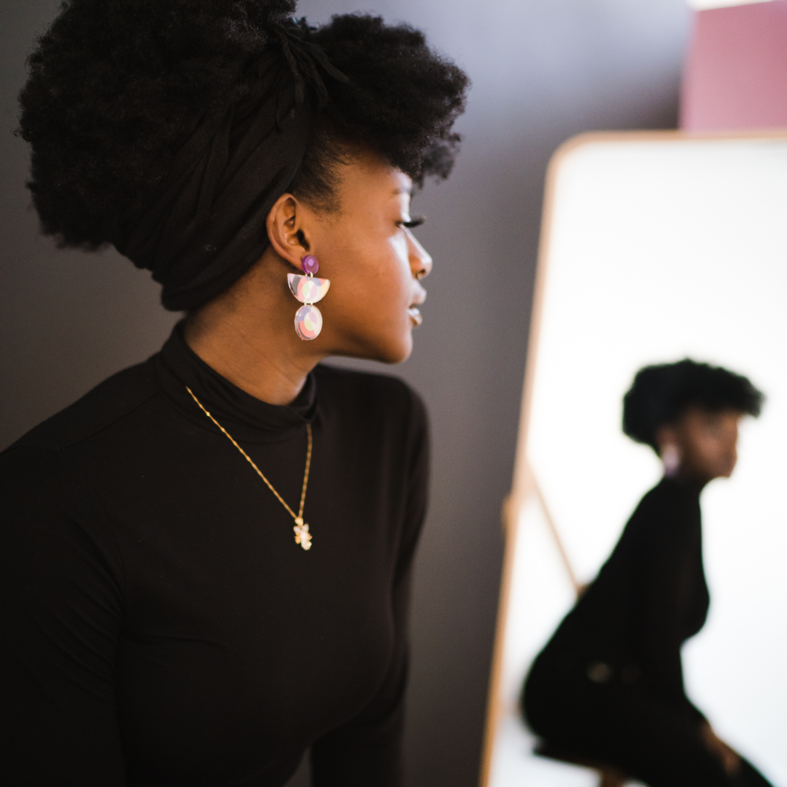 Chic Essentials: Bags, Scarves & More