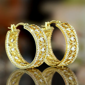 Women’s Elegant Ear Clip – Horse & Butterfly Design in Yellow Gold - Dazzling Beauty Solution