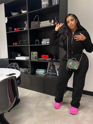 Cozy Up This Winter with Our Solid Plush 2-Piece Women's Zipper Cardigan and Drawstring Pants Set