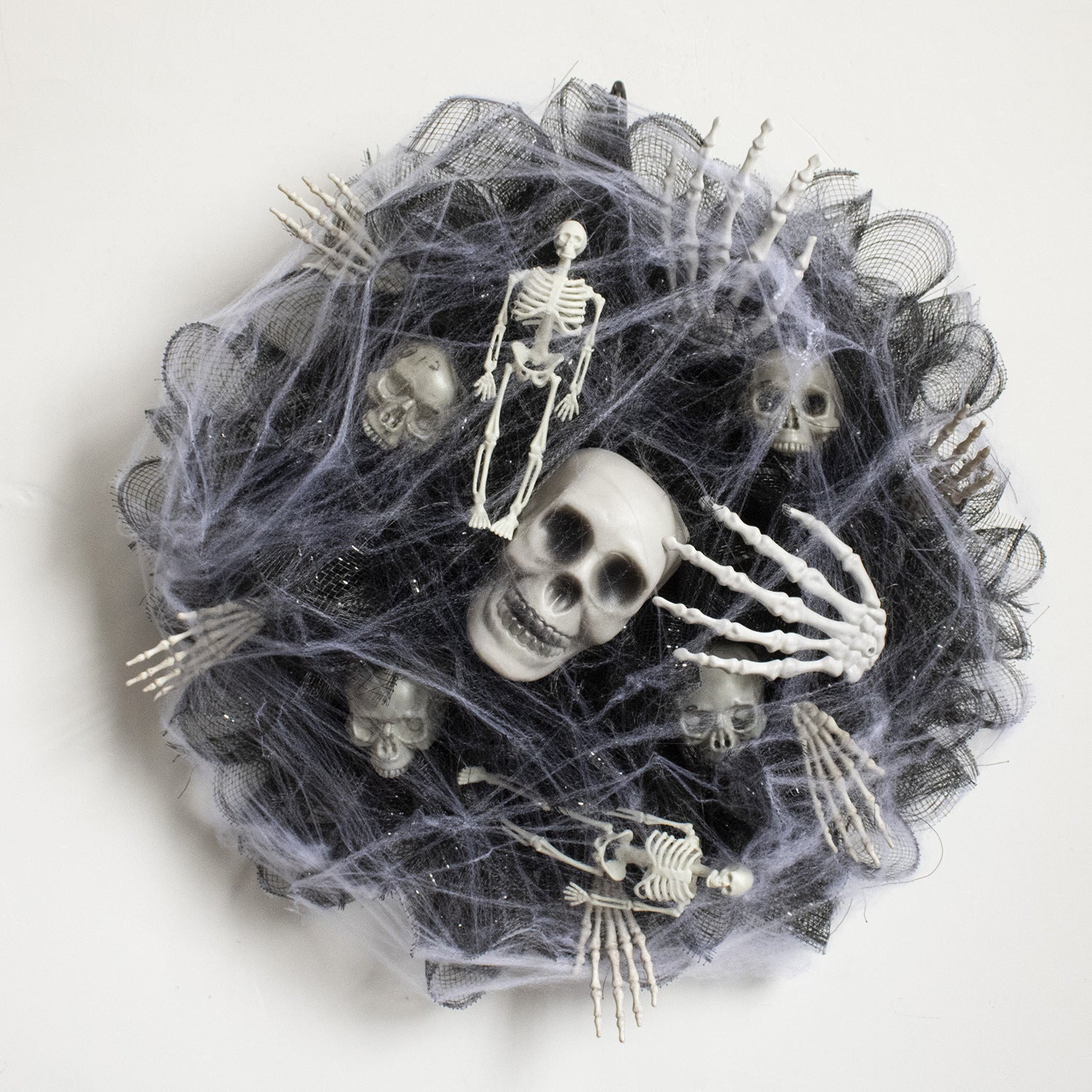 Halloween Black Mesh Skull Garland – Spooky Party Decoration - Dazzling Beauty Solution