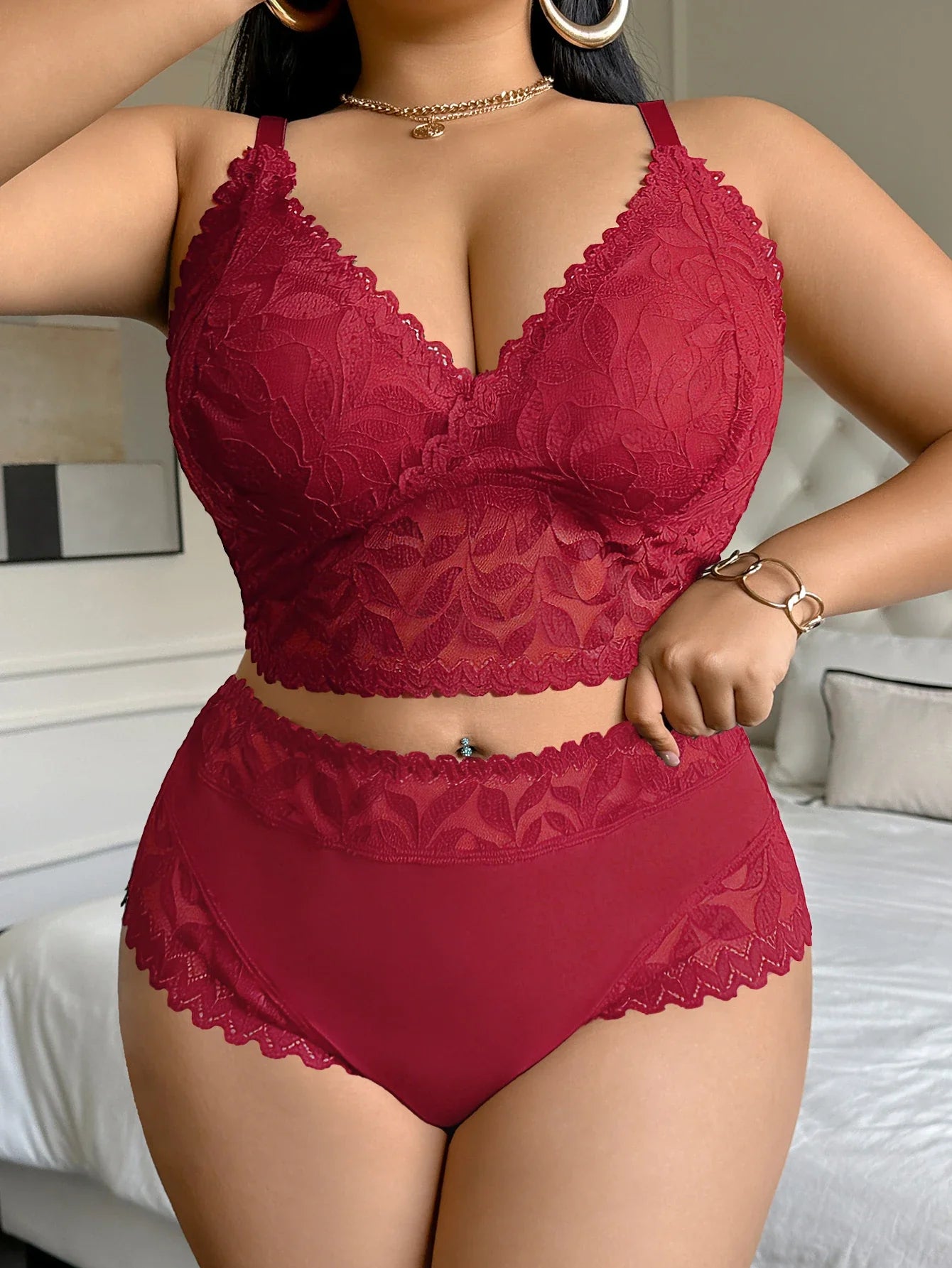 Plus-Size Floral Lace Bra & Panty Set