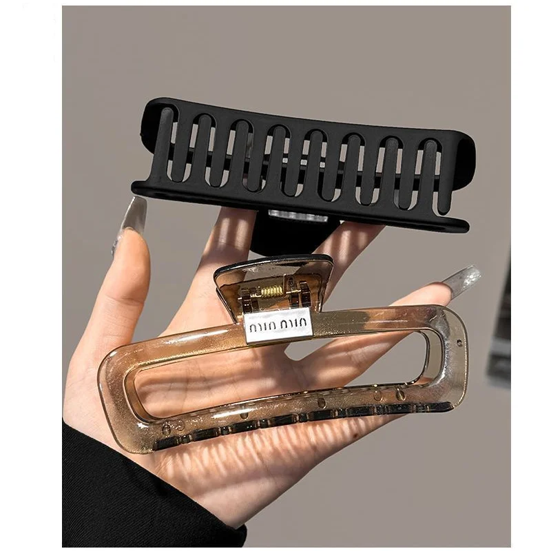 Se0702254fbce40458d8a7b7de05ed12eU