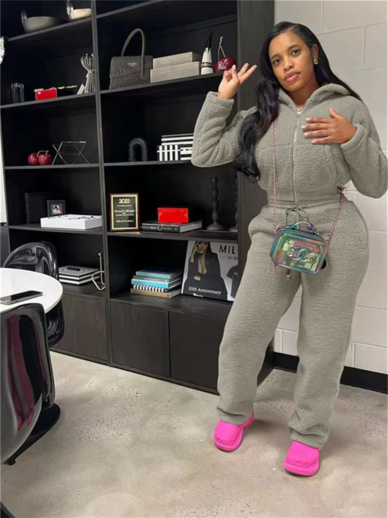 Cozy Up This Winter with Our Solid Plush 2-Piece Women's Zipper Cardigan and Drawstring Pants Set